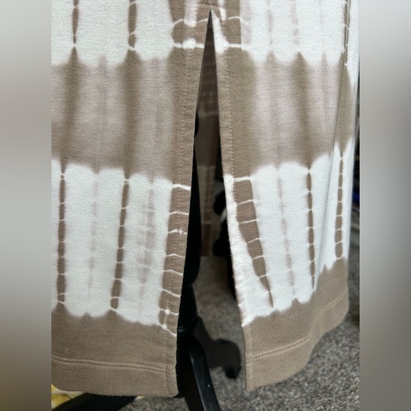Roan + Ryan tan and white tie-dyed casual comfort midi size large - Picture 4 of 11